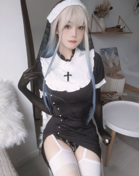 衣服一扒小兔子出来了_1080免费在线播放